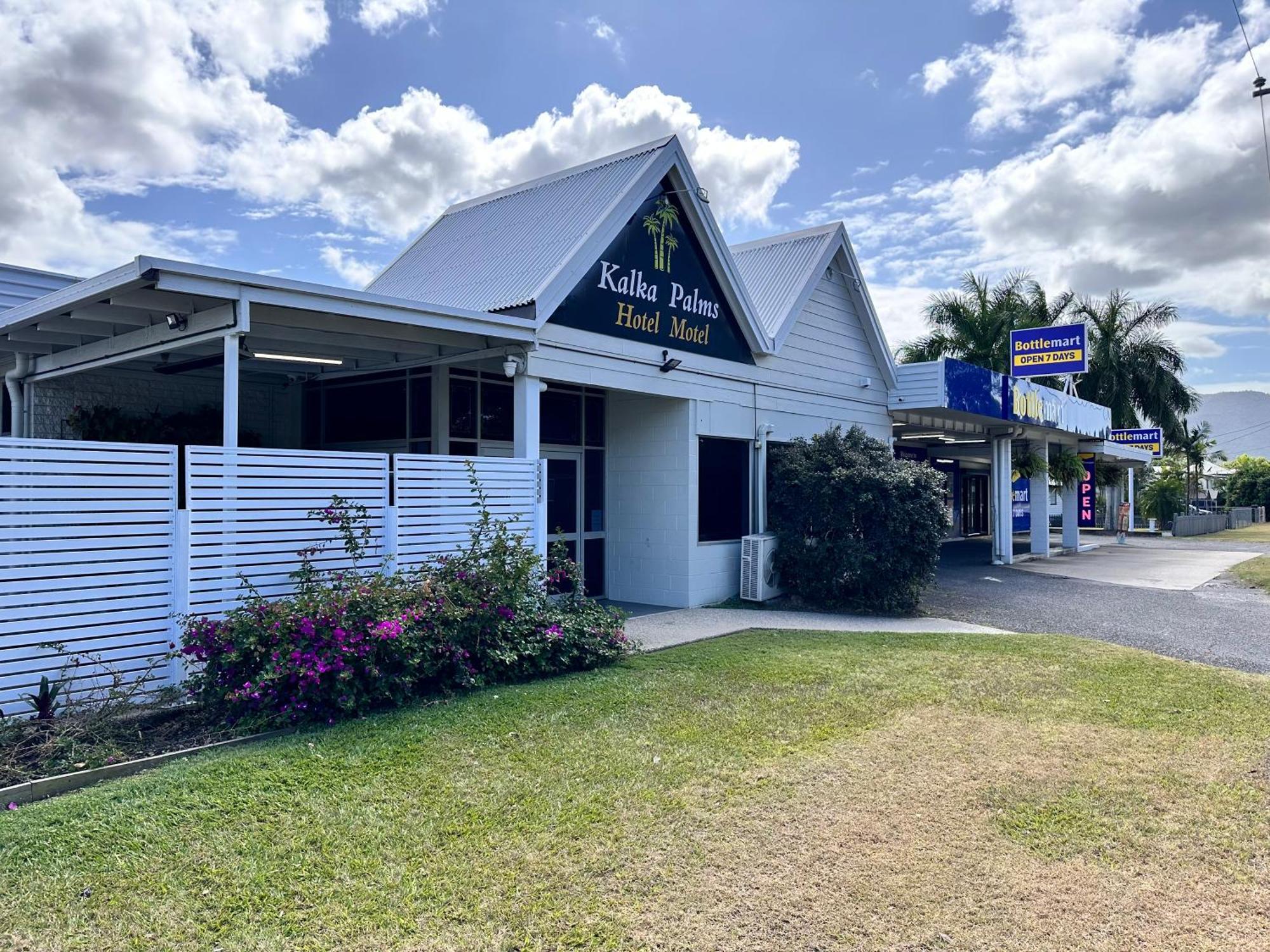 Kalka Palms Hotel Motel ロックハンプトン エクステリア 写真